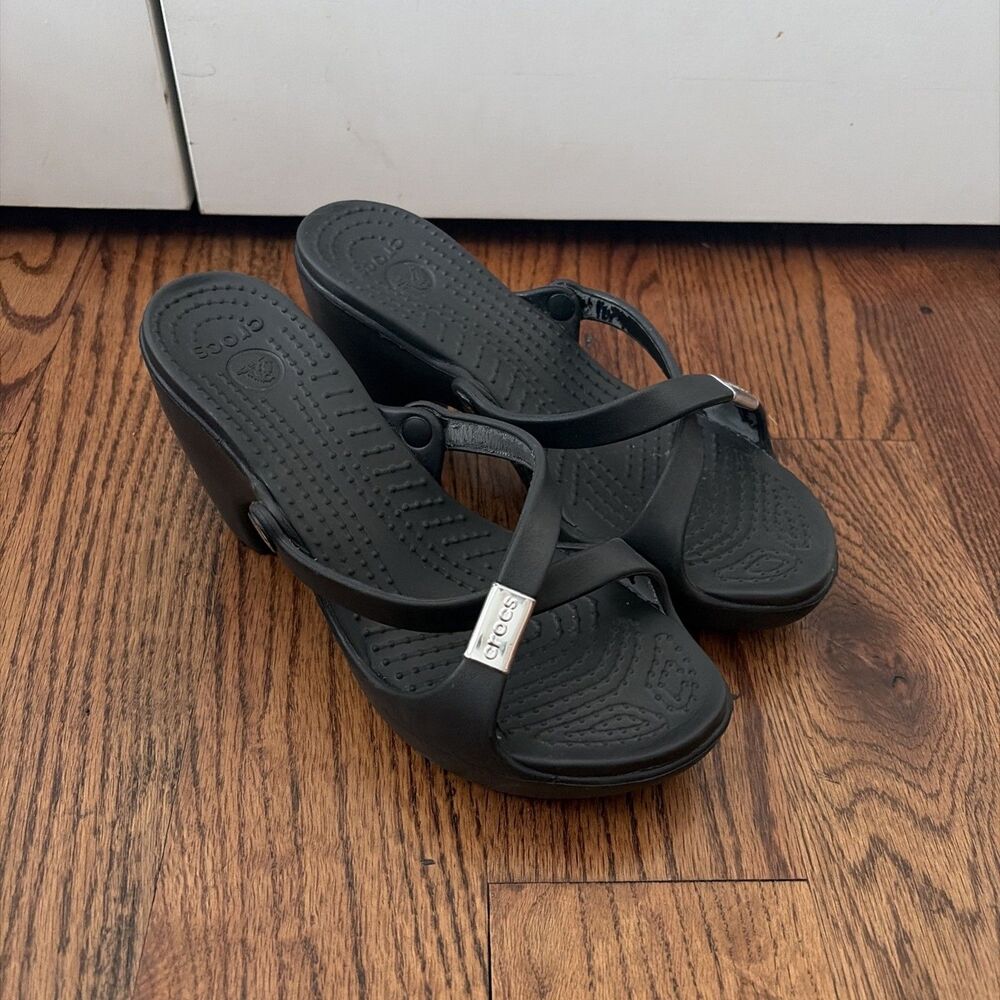Crocs Cyprus IV Sandals Womens 8 Shoes Black Rubber Heel Slide Strappy Comfort